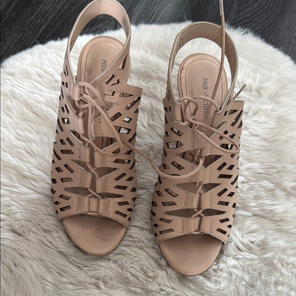 Pour La Victoire Women's Beige Cutout Sandals